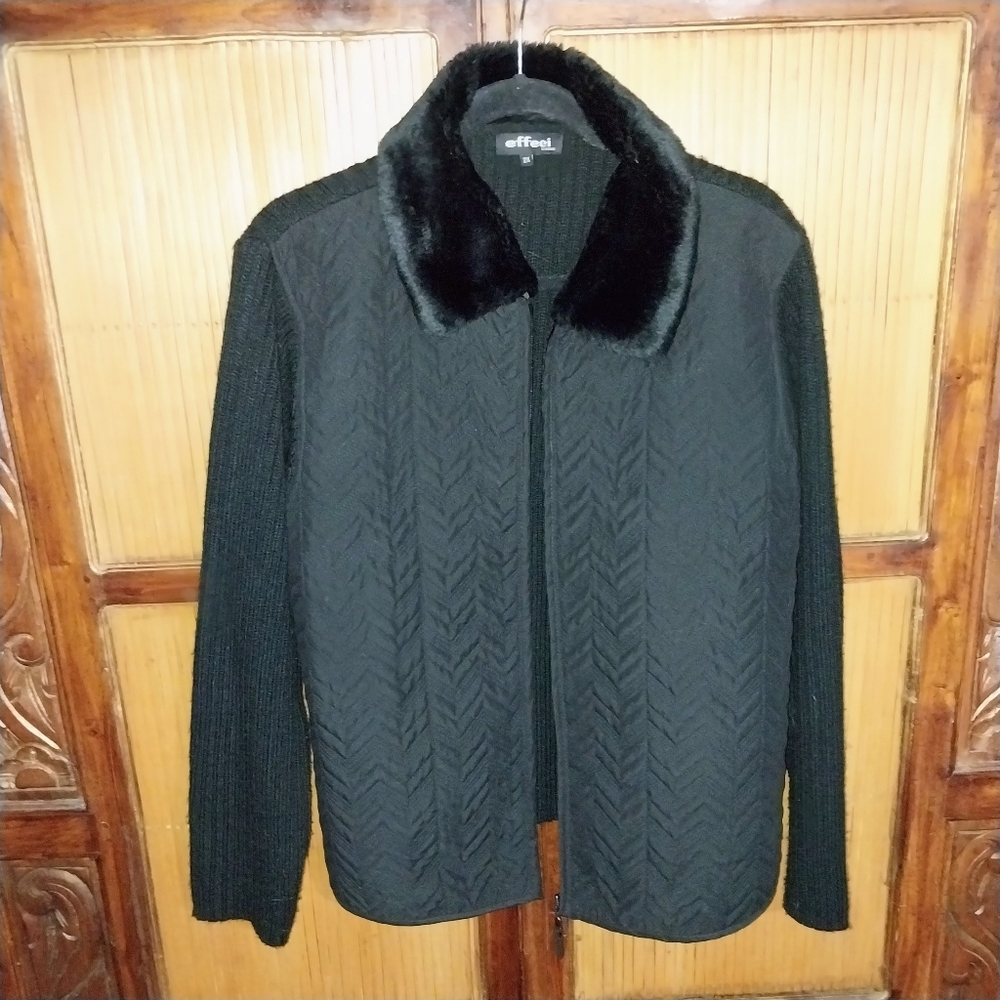 Effeci Black Women's Quilted Jacket with Faux Fur Collar